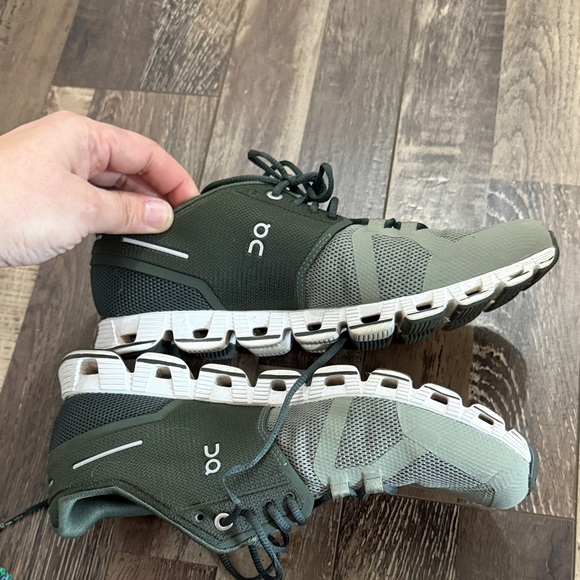 On Running Women's Green and Gray Athletic Shoes - Picture 5 of 5